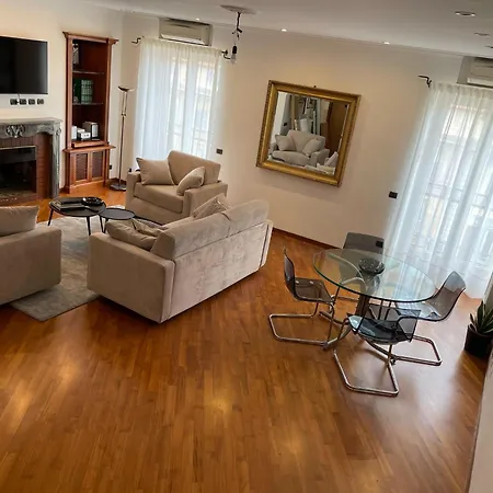 La Dolce Vista Apartment *